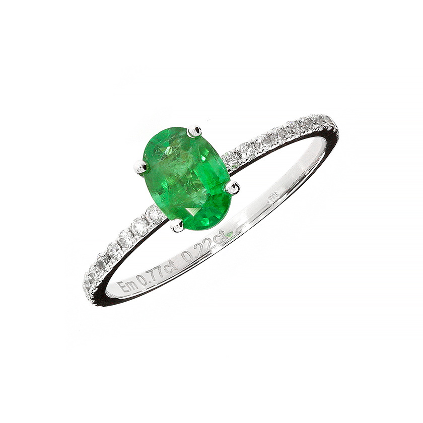 Diamond ring with Emerald