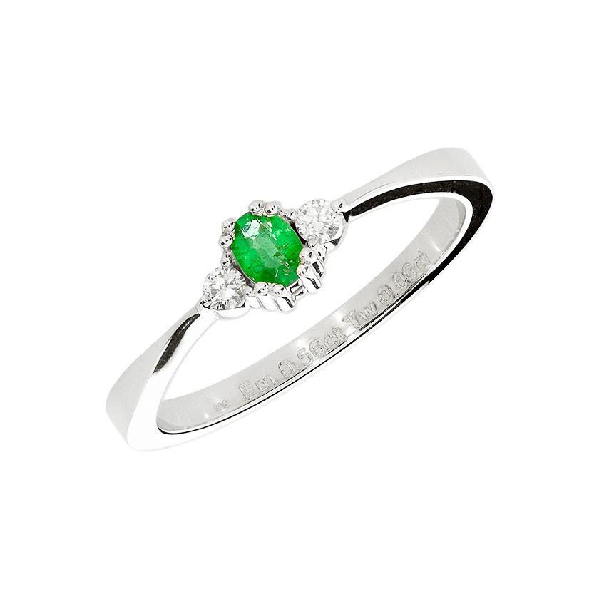 Diamond ring with Emerald