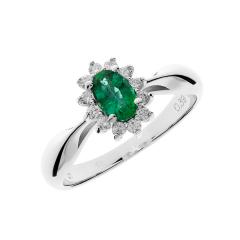 Diamond ring with an Emerald