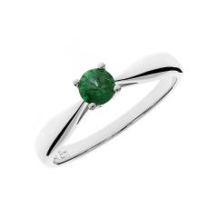 Ring with emerald