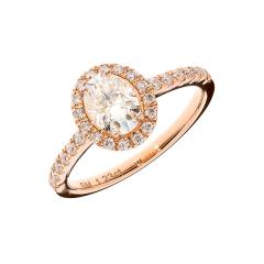 Engagement rings with synthetic moissanite